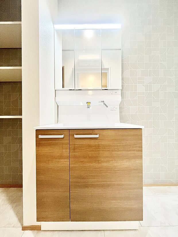 収納力と機能性に優れた洗面化粧台