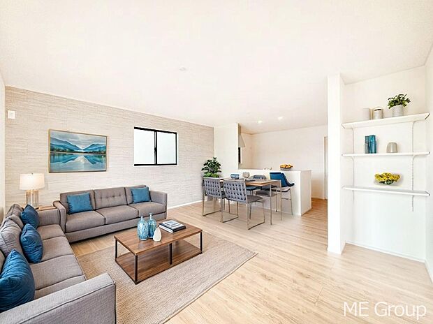 〜Living〜　家族の会話や笑顔が行き交うリビングです。子供が走ってる姿を見ながら、大きなソファやダイニングテーブルでゆったり食事をしたりくつろぎたい♪そんな夢が叶えられる空間です！※家具はCGです