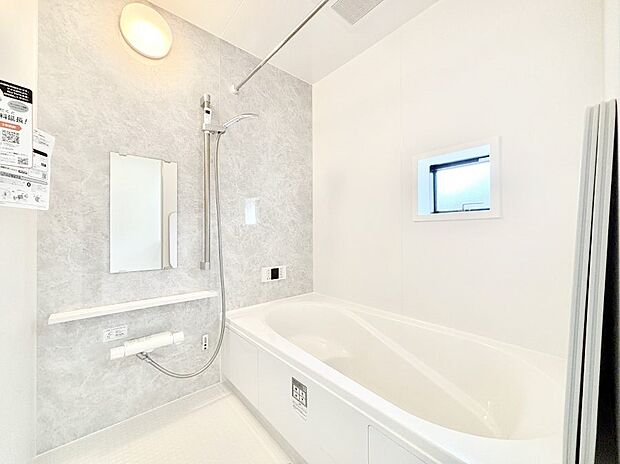 落ち着いた雰囲気でゆっくりお寛ぎいただけるバスルーム