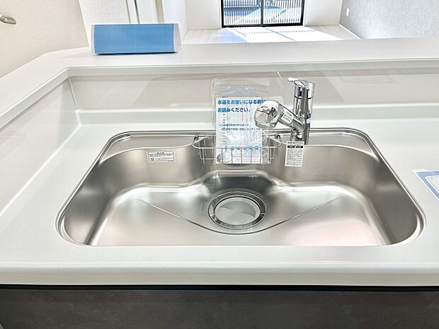 広々としたシンクでお料理やお皿洗いもラクラク快適に!