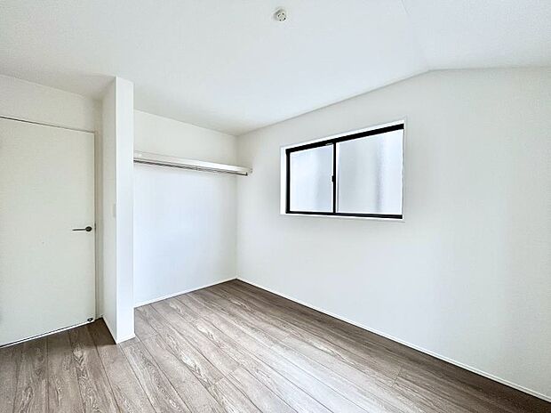 子供部屋にもおすすめな収納スペースたっぷりの居室