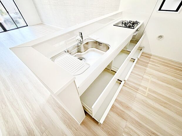 使いやすさを優先したスライド式収納タイプ！