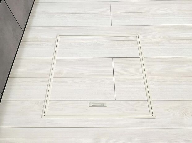 床下収納付き!日用品・非常用品の収納にも大活躍。