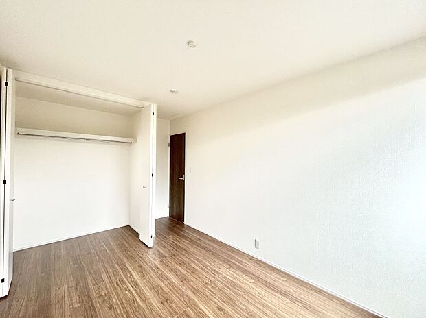 子供部屋にもおすすめな収納スペースたっぷりの居室