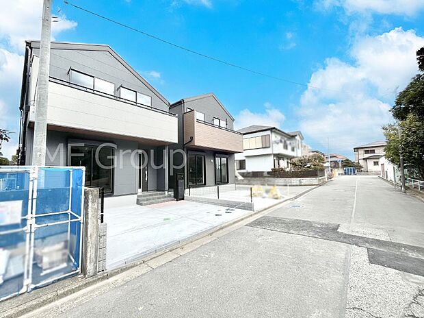 前面道路はきちんと整備されています  
