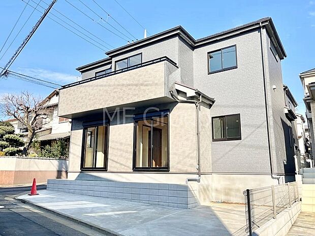 〜Exterior〜　周辺には学校や買物施設もあり生活、子育てに適した環境が広がっています！「永住地」として、物件のご見学だけではなく、周辺の環境や通学できる学校についてもご相談ください！