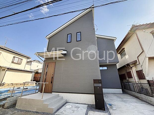～Exterior～　閑静な住宅地で子育て家族にピッタリ。毎日のお散歩も快適な緑に恵まれたエリアで、自然に包まれた穏やかな暮らしを実現するための、ゆとりある住環境が整っています。
