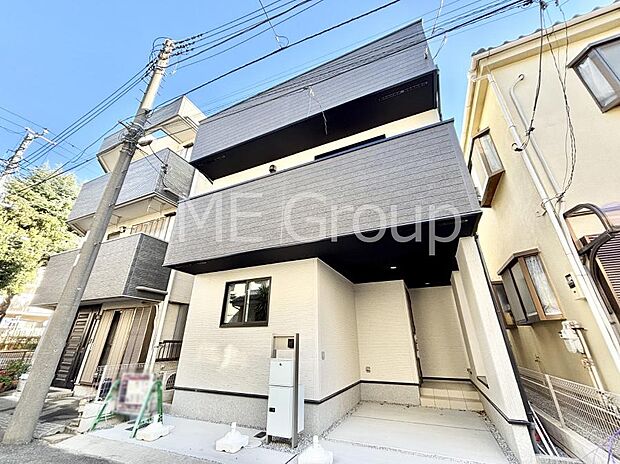 〜Exterior〜閑静な住宅地で子育て家族にピッタリ。毎日のお散歩も快適な緑に恵まれたエリアで、自然に包まれた穏やかな暮らしを実現するための、ゆとりある住環境が整っています。