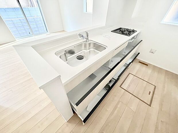 使いやすさを優先したスライド式収納タイプ!