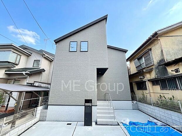 ~Exterior~ 閑静な住宅地で子育て家族にピッタリ。 毎日のお散歩も快適な緑に恵まれたエリアで、自然に包まれた穏やかな暮らしを実現するための、ゆとりある住環境が整っています。