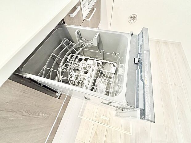 面倒なお片づけは食洗機にお任せ!家事の負担が減って、時間にも気持ちにもゆとりができます。