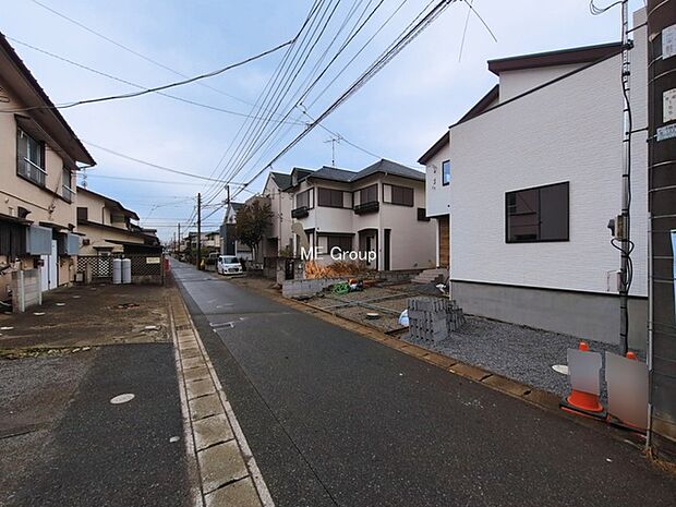 ～Exterior～　前面道路は閑静な住宅地をはしる車通りの少ない道路。駐車の出し入れもらくらくです！ご不明点・現地見学のご希望は、お気軽にお問い合わせください！  