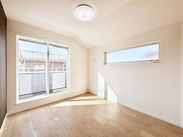 2面採光なので、明るく風通しも良く心地良い生活が送れます。