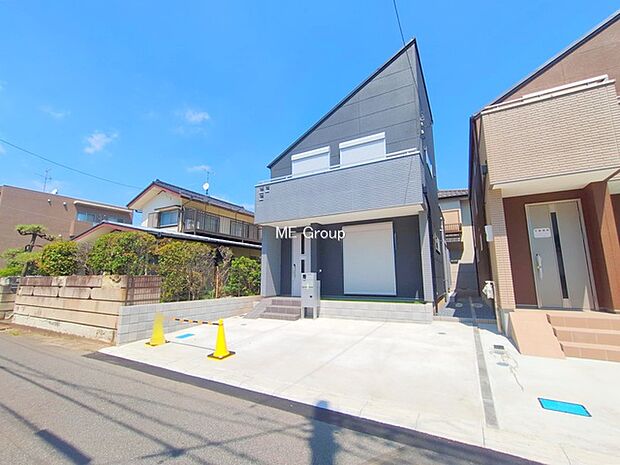 〜Exterior〜　一戸建ての大きなメリットは、自分達の「土地」を「自由に」使える事です。ガーデニングやＤＩＹ，車やバイクの趣味など様々な用途で利用できます。