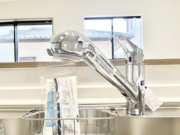 いつでも清潔なおいしいお水を。一つの水栓で水道水と浄水を使い分け。