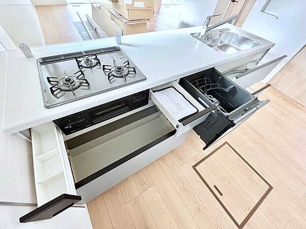 使いやすさを優先したスライド式収納タイプ！