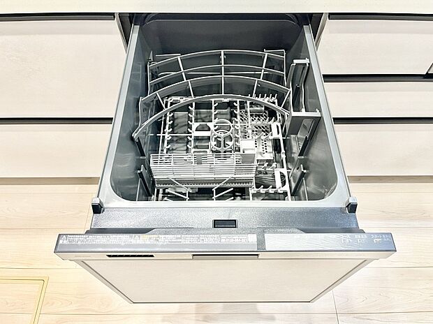 面倒なお片づけは食洗機にお任せ！家事の負担が減って、時間にも気持ちにもゆとりができます。