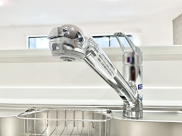 浄水器一体型のキッチンで洗い物用・料理用と切り替え簡単！