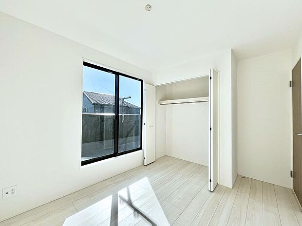 収納が充実しているので、居住スペースを広く使えます。 