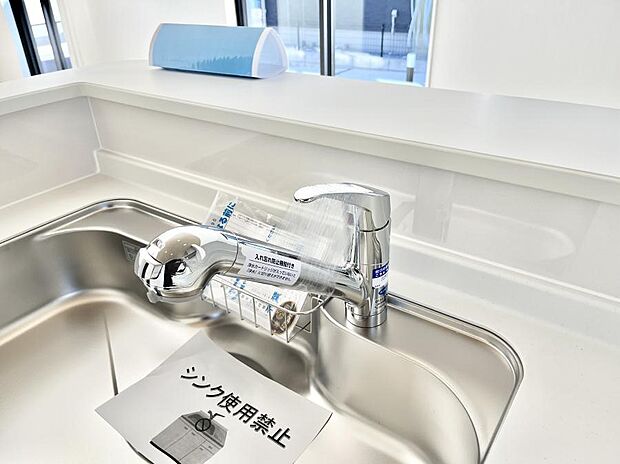 いつでも清潔なおいしいお水を。一つの水栓で水道水と浄水を使い分け。