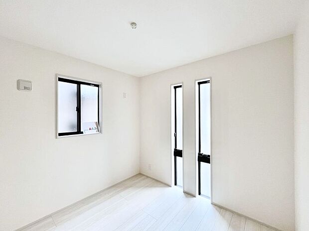 〜Bed Room〜　忙しく過ぎゆく日常を置き去るほど、ゆったりした時間が流れる住環境。『快適』は「家」と「街」と「環境」が調和した時に訪れるだと改めて感じさせてくれます。