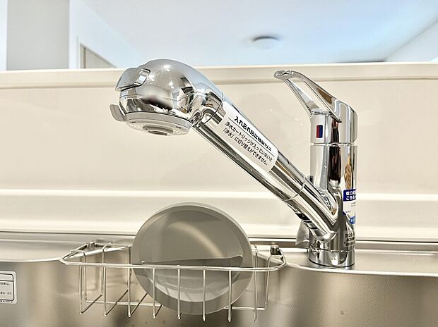 いつでも清潔なおいしいお水を。一つの水栓で水道水と浄水を使い分け。