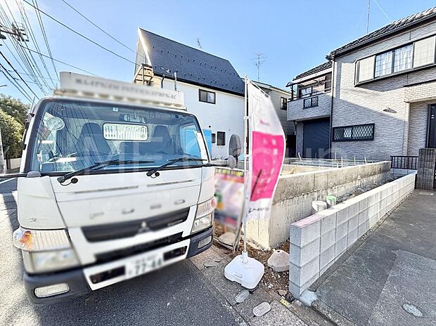 〜Exterior〜閑静な住宅地で子育て家族にピッタリ。毎日のお散歩も快適な緑に恵まれたエリアで、自然に包まれた穏やかな暮らしを実現するための、ゆとりある住環境が整っています。