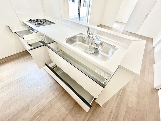 使いやすさを優先したスライド式収納タイプ！