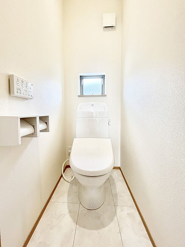 トイレは安心の2箇所!朝のバタバタも一安心です。