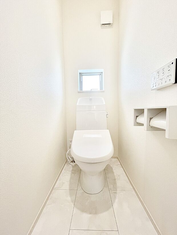 トイレは安心の2箇所！朝のバタバタも一安心です。 