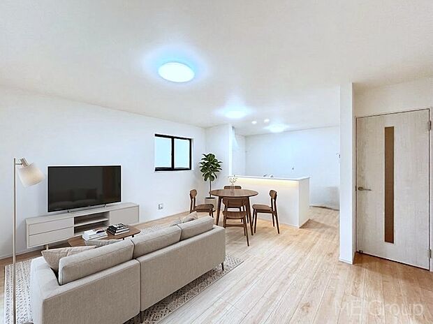 ～Living～　家族の会話や笑顔が行き交うリビングです。子供が走ってる姿を見ながら、大きなソファやダイニングテーブルでゆったり食事をしたりくつろぎたい♪そんな夢が叶えられる空間です！※家具はCGです