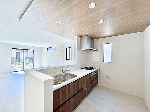 カウンター越しにお話しをしながら毎日のお料理をもっと楽しく