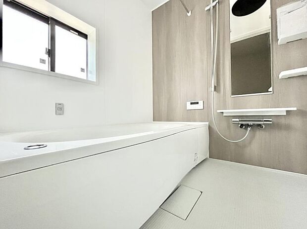 落ち着いた雰囲気でゆっくりお寛ぎいただけるバスルーム