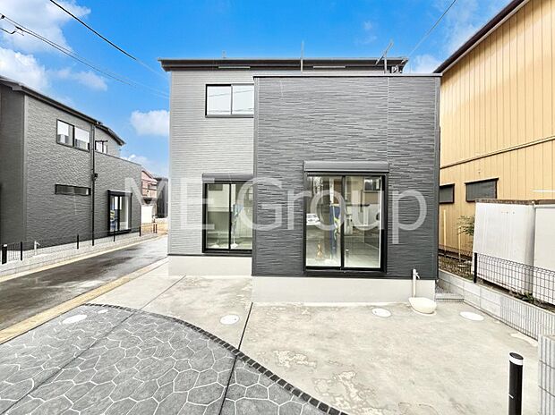 洗練された外観、上質な住空間が広がる室内は永く安心して過ごせる住居です。 