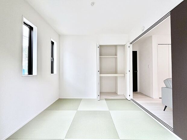 柔らかい畳の空間は、お子様の遊び場や来客時のおもてなしの場所として重宝します。