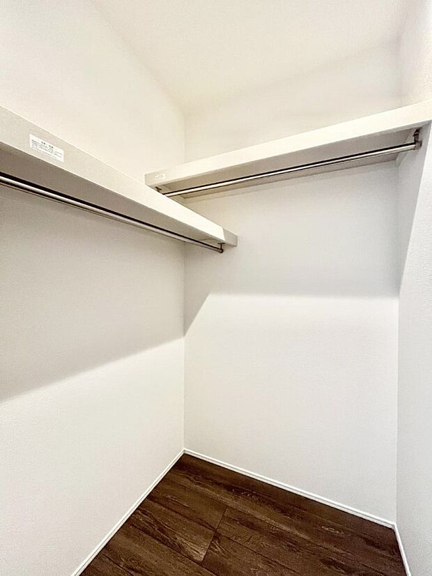 ウォークインクローゼットの活用で生活空間スッキリ　