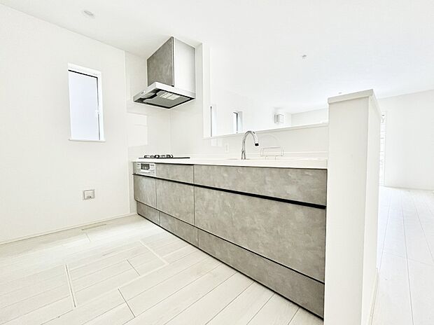 料理をしながらご家族との会話を楽しめる対面カウンターキッチン