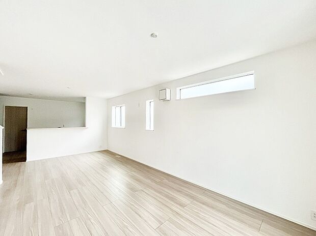 ◆6号棟◆~Living~ ここにはみんなが集い、食事と楽しい会話が始まる。話に夢中になりすぎて、ついつい時を忘れ夜半過ぎになってしまう。そんな束の間の幸せを感じさせてくれる場所でありたい。