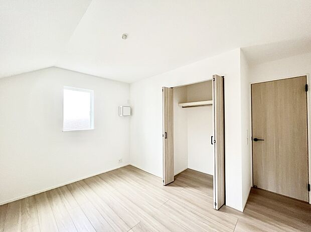 子供部屋にもおすすめな収納スペースたっぷりの居室