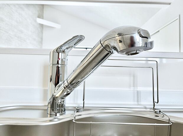 毎日飲むお水だから浄水したお水をどうぞ!カートリッジを変えるだけの簡単設置で浄水されたお水が飲めるようになります。