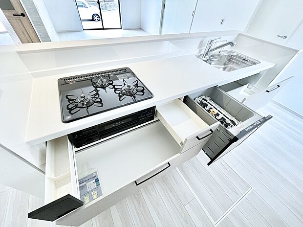 使いやすさを優先したスライド式収納タイプ!