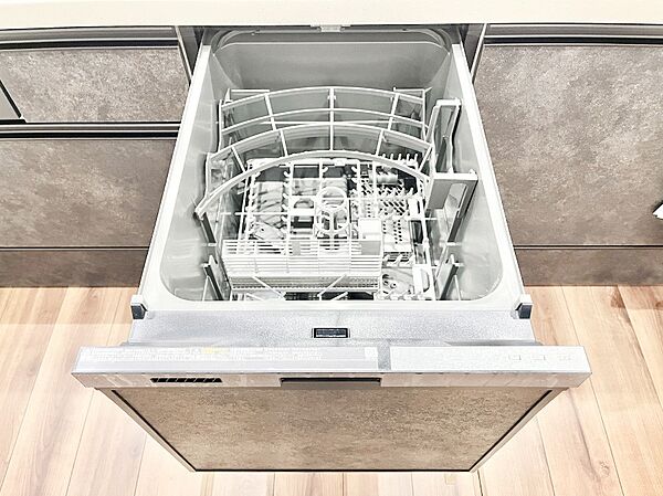 面倒なお片づけは食洗機にお任せ！家事の負担が減って、時間にも気持ちにもゆとりができます。