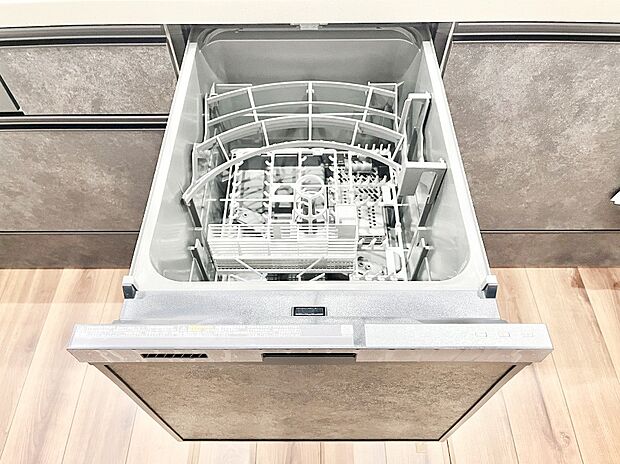 面倒なお片づけは食洗機にお任せ!家事の負担が減って、時間にも気持ちにもゆとりができます。