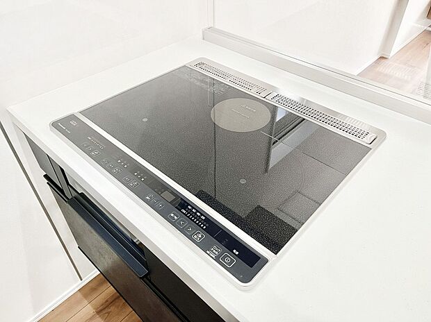 火を使わないIHクッキングヒーターはお子様にも安心!