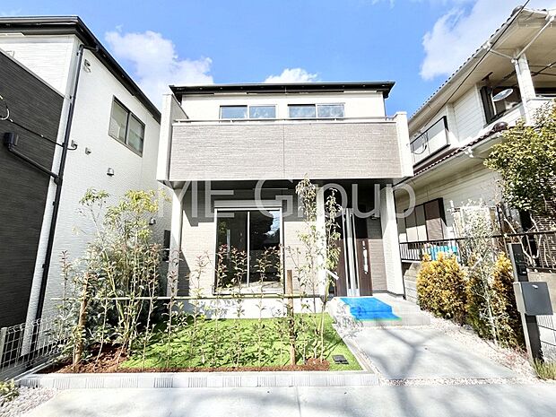 ◆B号棟◆~Exterior~ 閑静な住宅地で子育て家族にピッタリ。 毎日のお散歩も快適な緑に恵まれたエリアで、自然に包まれた穏やかな暮らしを実現するための、ゆとりある住環境が整っています。