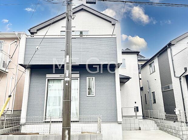 ◆A号棟◆~Exterior~ 周辺には学校や買物施設もあり生活、子育てに適した環境が広がっています!「永住地」として、物件のご見学だけではなく、周辺の環境や通学できる学校についてもご相談ください!