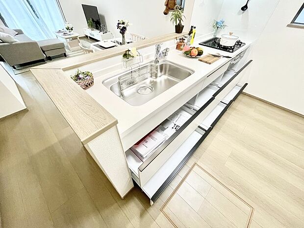 使いやすさを優先したスライド式収納タイプ!