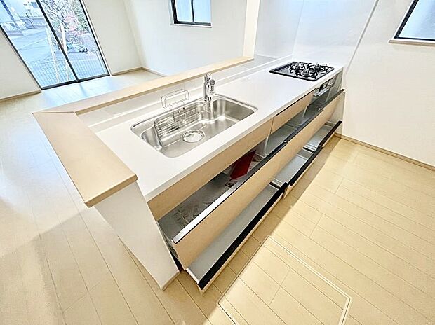 使いやすさを優先したスライド式収納タイプ!