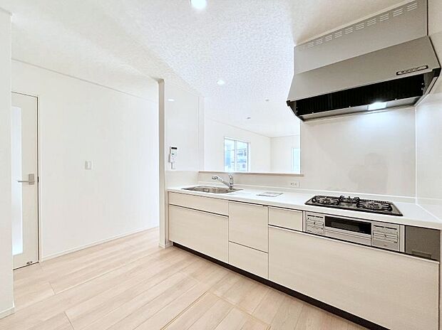 ◆3号棟◆〜Kitchen〜　「さぁ今日は何を作ろう」こんなキッチンなら思いっきり料理ができちゃいます。キッチンからはリビングが一望できます。家族がつながるお家がここにございます。