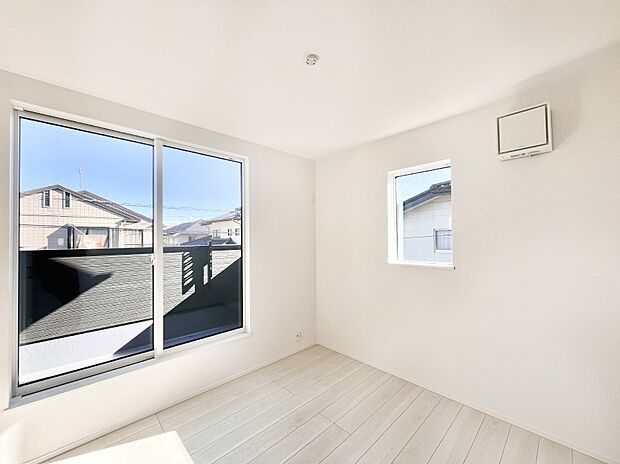 〜Bed Room〜　部屋数が多いのが戸建てのメリットです。ご家族が増えたことで手狭に感じていた住まいも戸建てでは各居室プライバシーを保つことができます。住まいにゆとりが生まれ心もリラックスできます♪